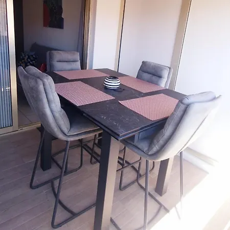 2 Pieces Avec Terrasse -calme-sans Vis A Vis-garage-centre De