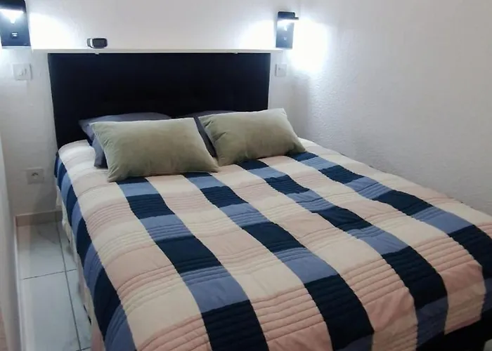 2 Pieces Avec Terrasse -calme-sans Vis A Vis-garage-centre De Cannes