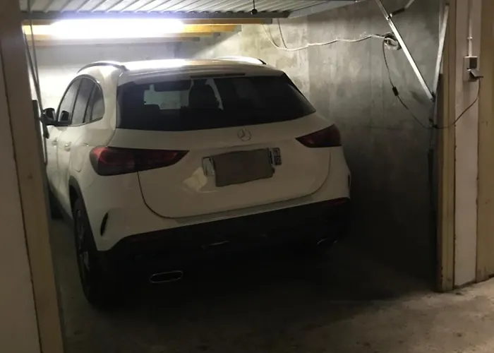 2 Pieces Avec Terrasse -calme-sans Vis A Vis-garage-centre De Cannes